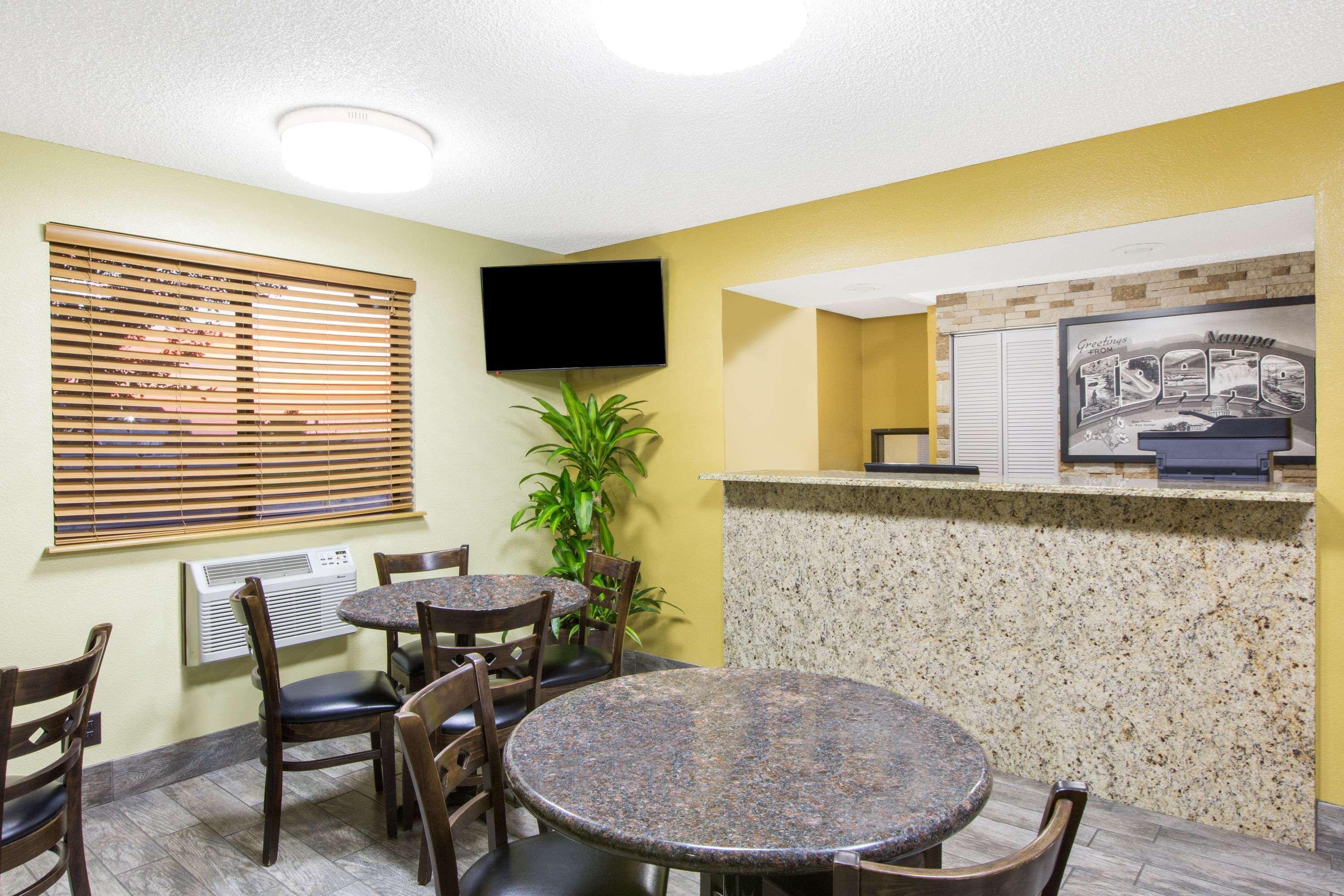 Hotel Super 8 By Wyndham Nampa Esterno foto